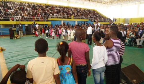 Bamwe mu babaye impfubyi mu 1994, ubu nabo ni ababyeyi b'aba bana.