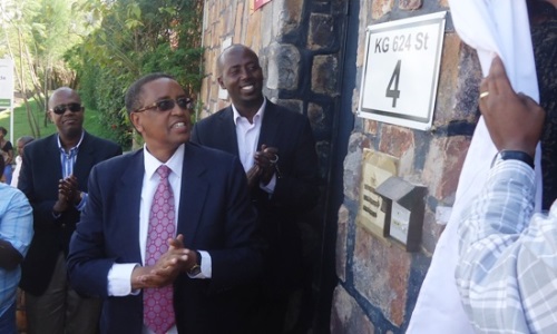 Ministiri Lwakabamba amaze gufungura ku mugaragaro inimero y