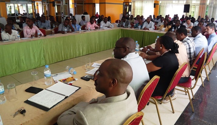 Abitabiriye ibiganiro bya RRA na EAC, barimo abikorera bo mu Rwanda.