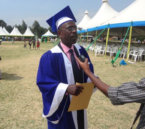 Pierre Claver avuga ko kwitwarira moto byatumye abasha kwirihira ishuri.