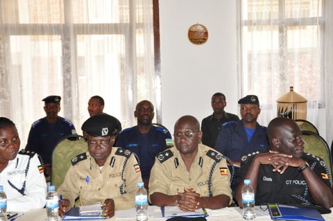 Bamwe mu bapolisi ku mpande zombi bitabiriye inama.