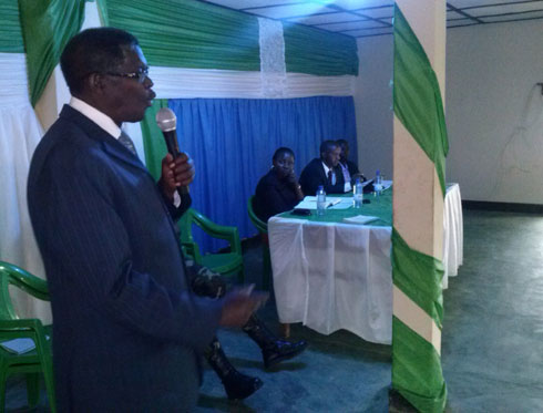 Amb Polisi Denis aganiriza Abanya-Karongi kuri gahunda ya "Ndi Umunyarwanda".