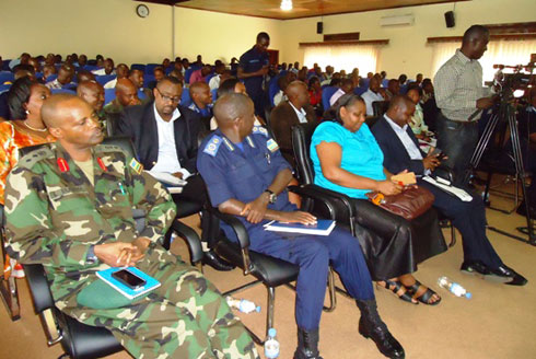 Abayobozi ba Polisi, Ingabo n