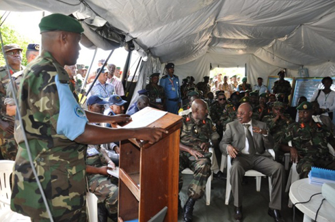 Abitabiriye imyotozo “Mashariki Salama 2013” bagezwaho ijambo.