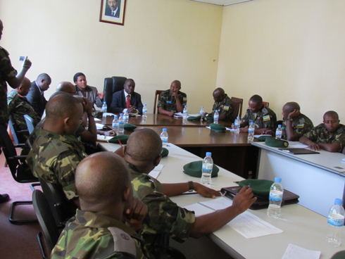 Abanyeshuri bo muri RDF Command Staff College baganira n