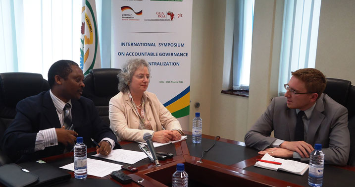 Abayobozi muri RGB na GIZ, mu kiganiro n