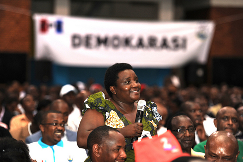 Umunyamuryango wa FPR-Inkotanyi atanga igitekerezo.