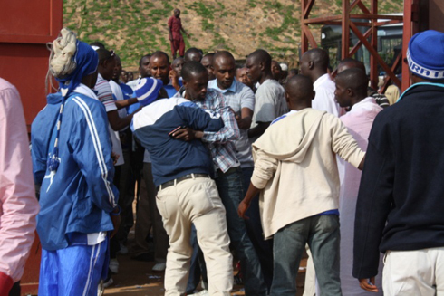 Habaye umuvundo mu kwinjira.