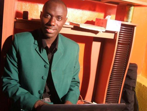 Regis Muramira ukora urubaga rw