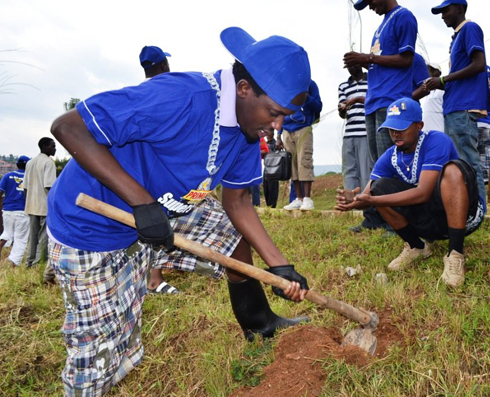 Rider Man atunganya aho gutera ibiti