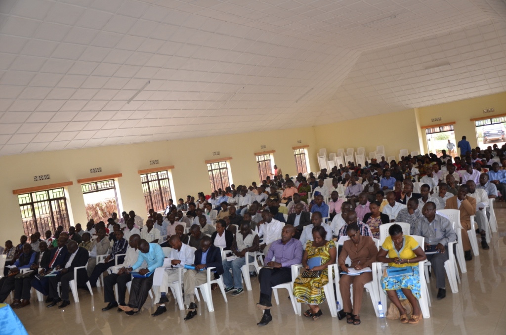 Abaturage, abayobozi n