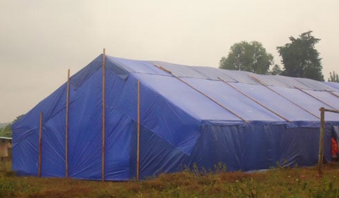 I Rukara hamaze kubakwa amahema mu gihe haramuka hagize abandi Banyarwanda birukanwa bakagira aho bakirirwa.