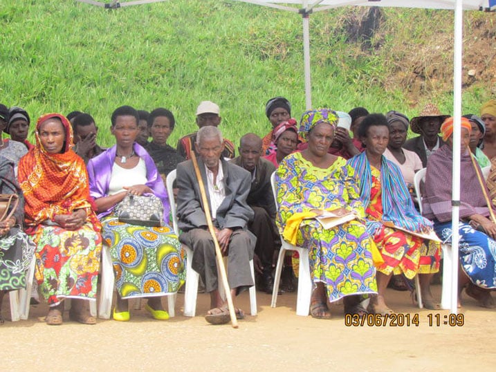 Abacitse ku icumu rya Jenoside yakorewe Abatutsi batishoboye bategereje kuvurwa n