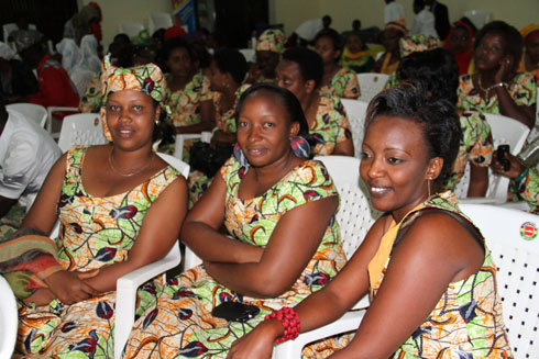 Abayeyi mu gitaramo cyabo bari bishimye.