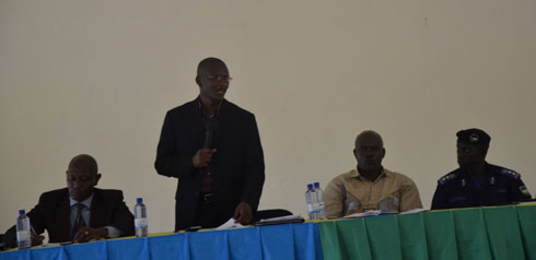 Umuyobozi w'akarere ka Rusizi arasaba Abanyarusizi gukoresha neza amahirwe bafite bagatera imbere kurushaho.