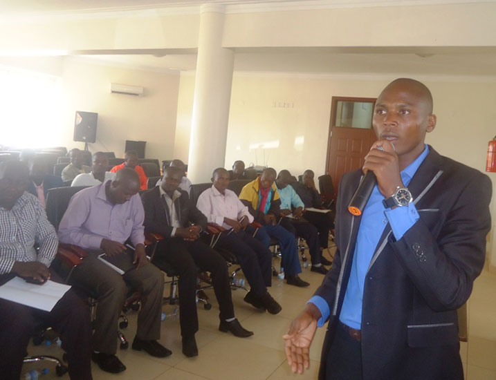 Rwabarinda avuga ko bagiye gufasha abanyonzi kwiga amategeko y