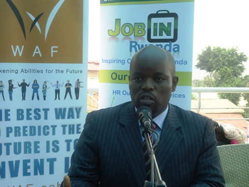 Minisitiri w'urubyiruko n'ikoranabuhanga arasaba abakoresha kwitabira Rwanda Job Day ku bwinshi.