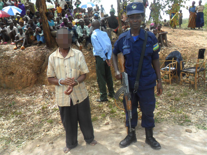 Uyu mugabo yavuze ko gusambanya umwana we yabitewe n