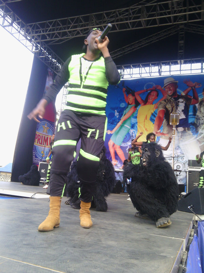 Senderi yaje kuri stage afite ingagi.