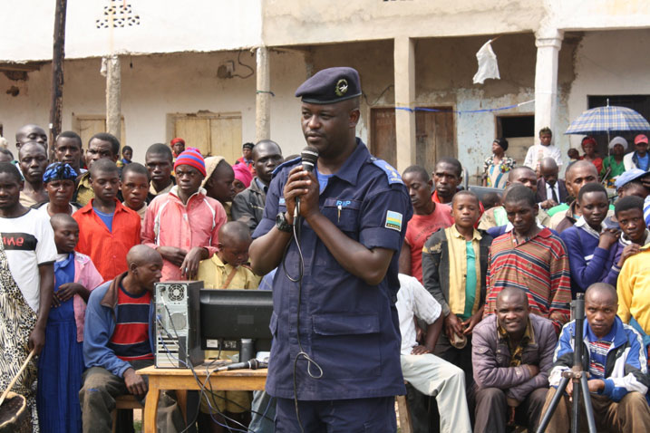 SSP Simugaya Freud avuga ko ingufu za Leta zidakwiye kujya mu gukurikirana abaturage bayo bakoze ibyaha, ariko ko uzabikora wese atazihanganirwa.