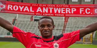 Salomon Nirisarike, myugariro wa Royal Antwerp.