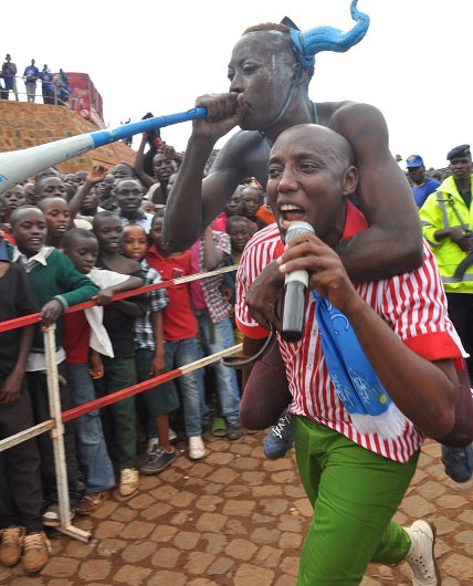 Senderi agaragara mu dukoryo tudasanzwe mu bitaramo yitabiriye.