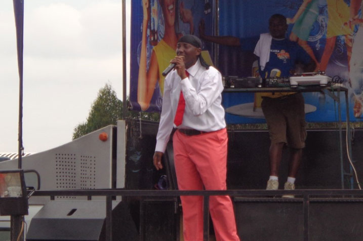 Senderi yikuyemo ikoti maze aririmbira Abanyagicumbi.