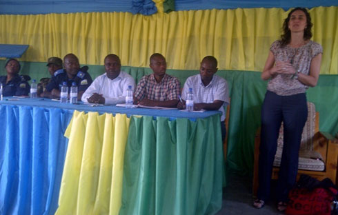 Sophia ushinzwe gahunda za Care International ku isi, ngo ibiganiro bigira uruhare mukongera guhuza imiryango.