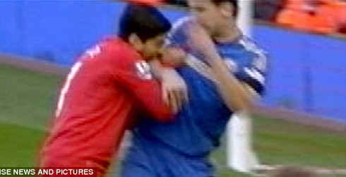 Suarez aruma Ivanovic.