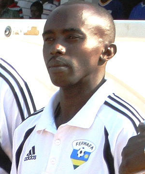 Thierry Hitimana azafatanya na Mbusa Kombi Billy gutoza Rayon Sport by'agateganyo.