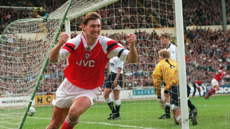 Tony Adams yagize ibihe byiza muri Arsenal no mu ikipe y'Ubwongereza.