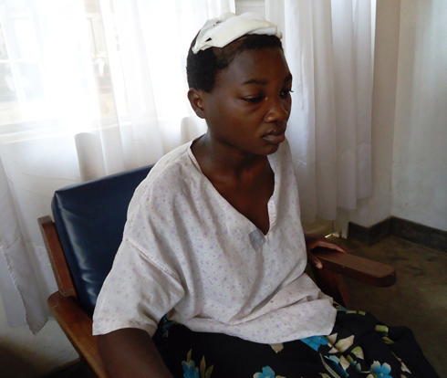 Tuyishimire Leontine yakubiswe agafuni mu mutwe azira gusambana n'umugabo wa Mukarubega.