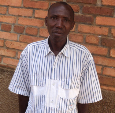 Twagiramungu aribaza uburyo azatunga impinja eshatu icyarimwe.