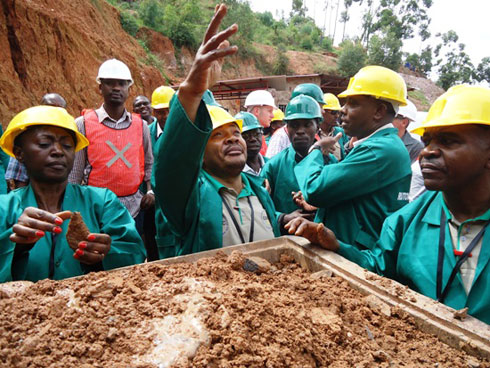 Abagenzuzi mpuzamahanga b'amabuye y'agaciro, basuye mine ya Rutongo.