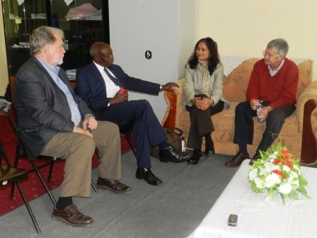 Urayeneza Gerard asobanurira ambasaderi Donald W. Koran amateka y