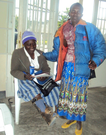 UZAKIRURU Mediatrice ari kumwe na NYIRAKAMANA Germaine