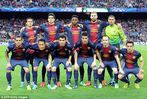 Ubusanzwe ngo nta kintu Song apfa na Pique (muri iyi foto bahagaze inyuma begeranye).