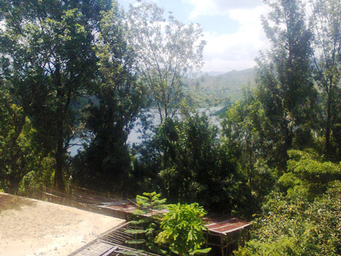 Mu karere ka Karongi hari ubutaka bwa Leta butazwi bigatuma abantu babwigarurira.