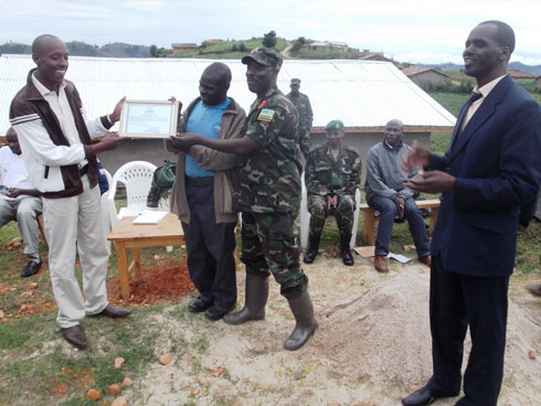 Ubuyobozi bw'umurege wa Rusebeya na bwo bwahawe ishimwe.