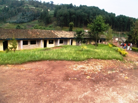 Ubuyobozi bwa College de la Paix Rutsiro buvuga ko kuwa mbere haraye abanyeshuri bagera kuri 240 mu gihe hari hategerejwe abagera kuri 320. 