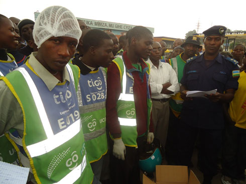 Ubwo abamotari bo mu Ruhango bahabwaga bwa mbere Akanozasuku.