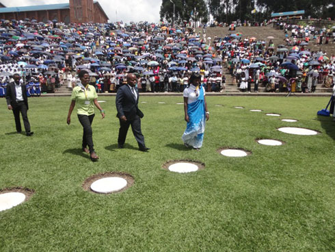 Ubwo minisitiri Nsengimana yageraga ahabereye ibi birori.