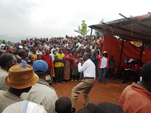 Uhagarariye FPR ku rwego rw'akarere yasabye abaturage gutora FPR kuko hari byinshi byiza ibateganyiriza mu minsi iri imbere.