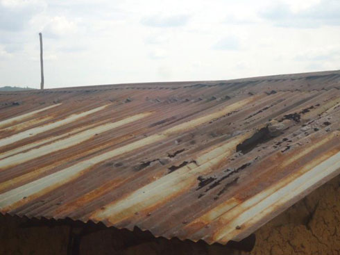 Uko ayo mazu ameze urebeye inyuma.