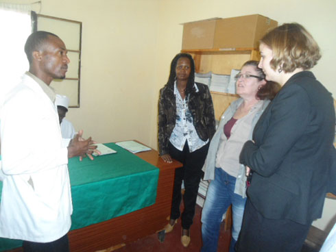 Umuforomo wa gereza ya Nyanza yarimo asobanura uko abarwaye mu mfungwa n'abagororwa bitabwaho mu buvuzi.