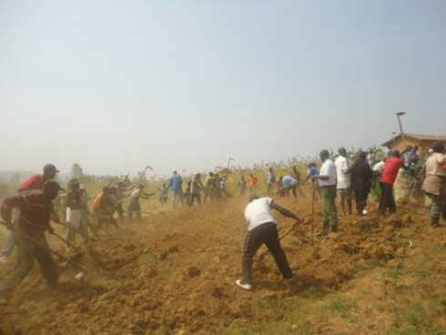 Umuganda wasijije ahazubakirwa abantu batuye ahantu habi.