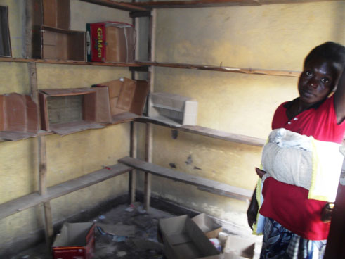 Umugore mukuru ngo ntaho azakura ubushobozi bwo kurera abana kuko iduka bakuragamo agafaranga ryasigaye ryera