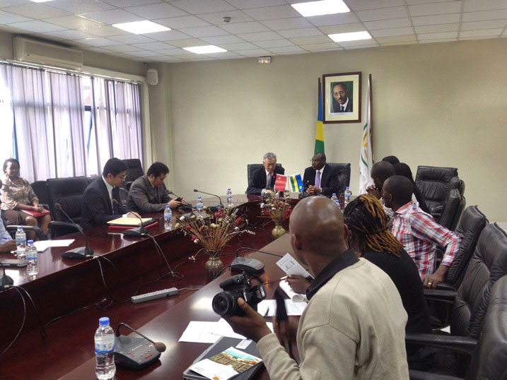 Umuhango wo gusinya amasezerano y