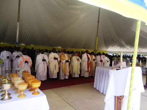 Umuhango wo kwizihiza yubile y'imyaka 100 paruwasi ya Rambura wabimburiwe n'igitambo cya Misa.