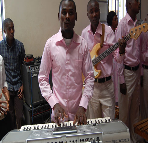 Ndatimana yabaye muri korari JABBOK choir aho yacurangaga gitari.